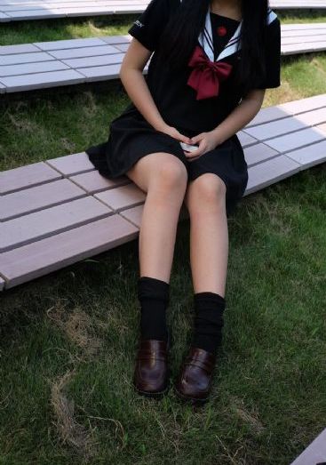 25岁的女高中生