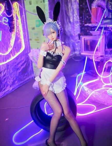 《高压监狱》完整版