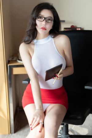 善良女秘书的目的在线观看