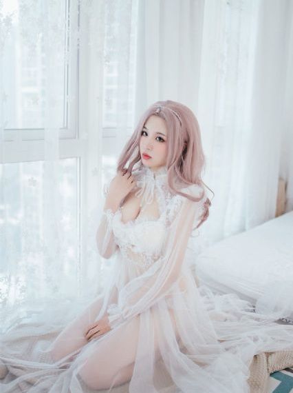 家有蛇仙美貌妻