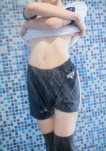 鬼剧院之惊青艳女郎