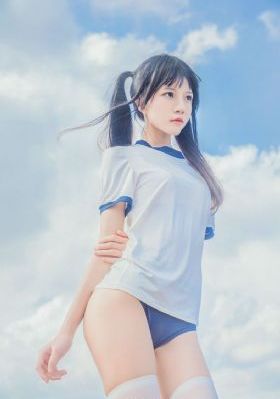 《我被最想拥抱的人威胁了》