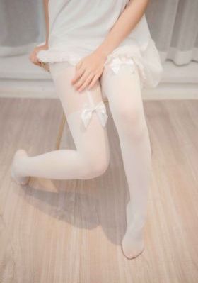校花喂我奶乳脱她小内内动漫